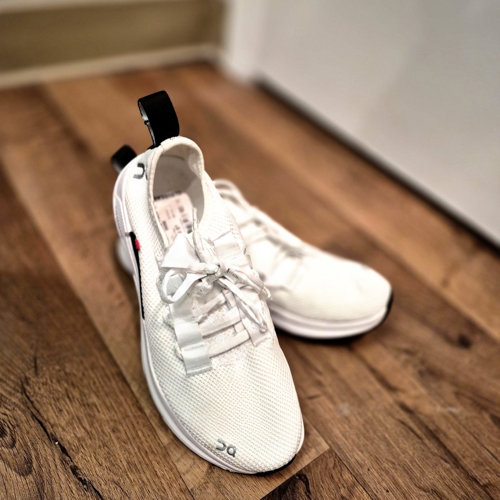 NWOB Size 6.5 On Women's Cloud Easy Knit Low Running Shoes